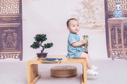 邹城女宝宝换尿布 邹城女宝宝换尿布